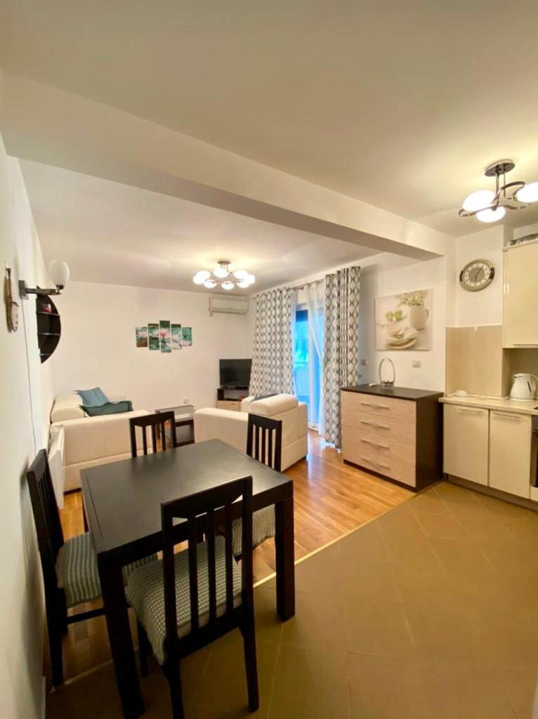 Apartment Liza Petrovac Buitenkant foto